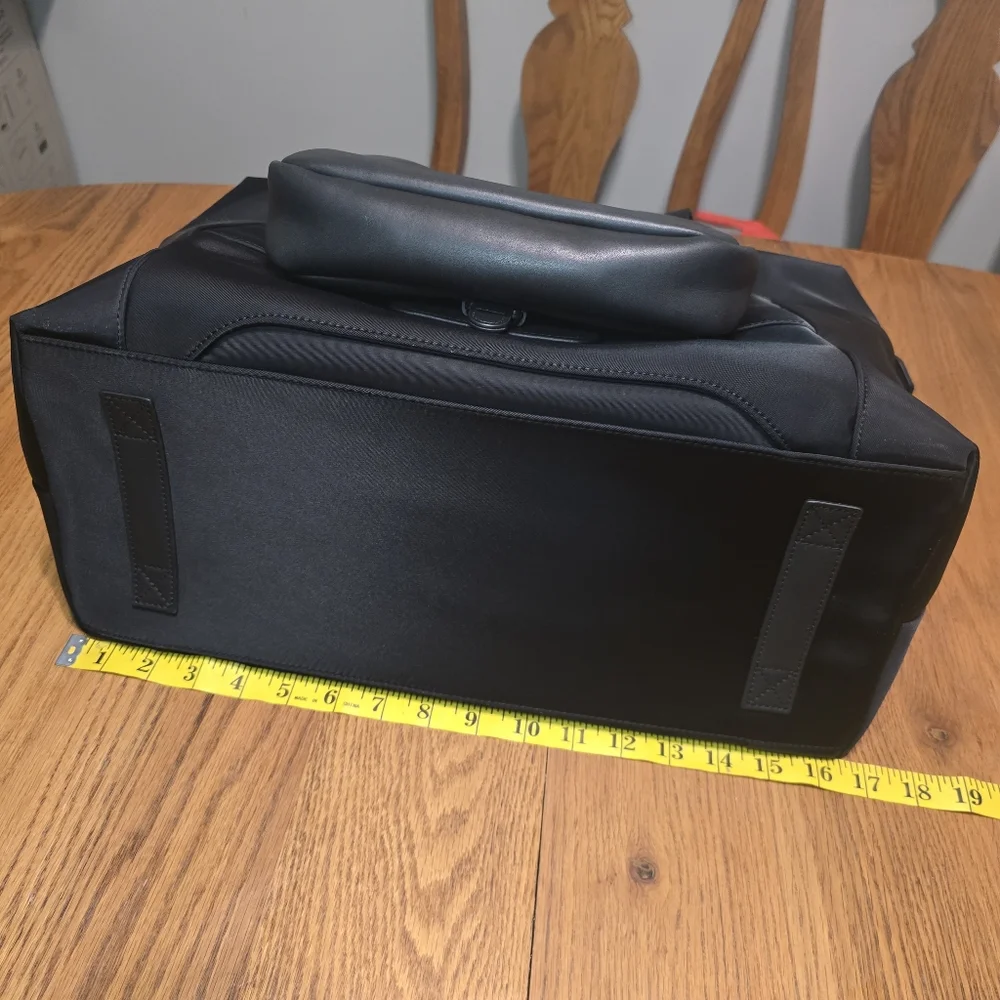 Monos Metro Duffel Black Vegan Leather Travel Bag Quicksnap Water Reaistant - Picture 10 of 16